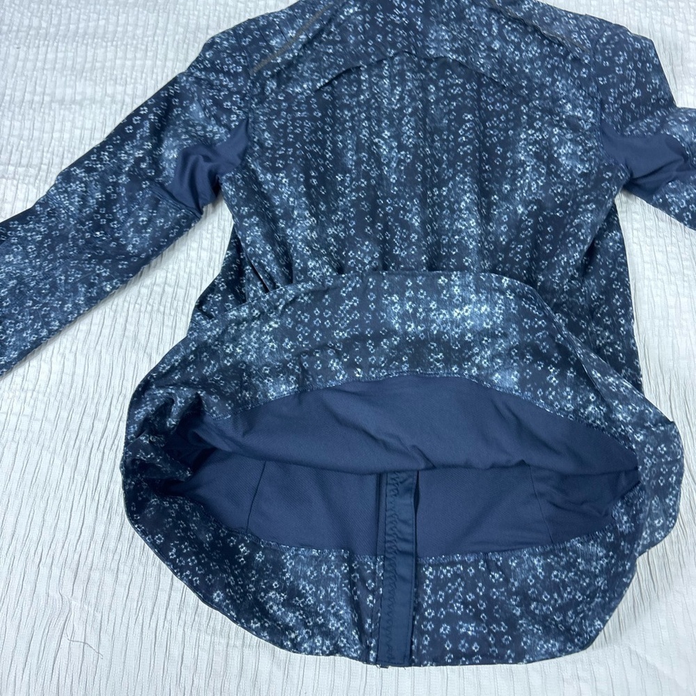 lululemon athletica Blue Patterned Utility Jacket - Picture 8 of 11